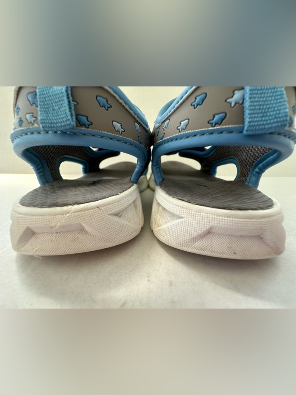 Carter's Toddler Boy Shark Sandals in Blue and Gray in Size 9 - Picture 11 of 14